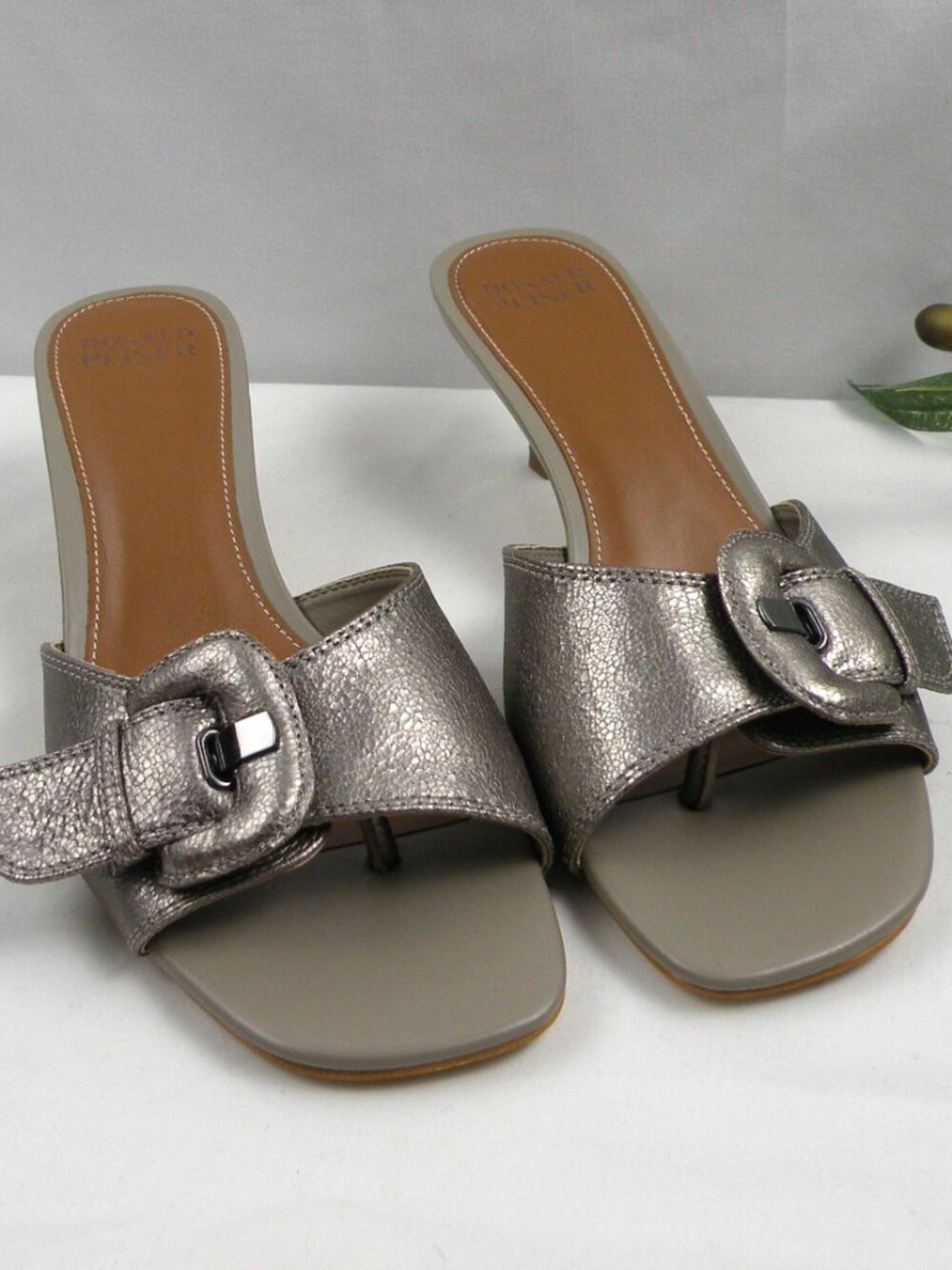 Worn Once Donald Pliner "Cherry" Metallic Buckle Slide Sandals size 11 - Picture 4 of 9